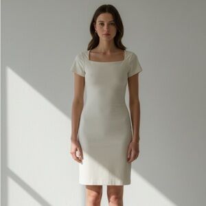 Banana Republic classic white knit short sleeve sheath dress - size 4 (Small)